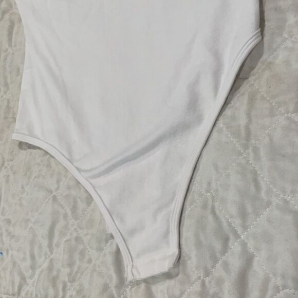 Body suit New never worn white body suit by Reoria size Medium - Picture 6 of 8